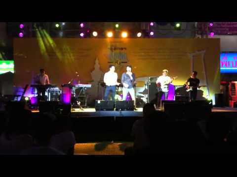 LIPTA "เมื่อไหร่จะได้พบเธอ" @ กรุงเทพฯ Young เจ๋ง,26.05.13