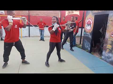 A hora da verdade. Montagem de linha de Mangueira #Bombeiros.