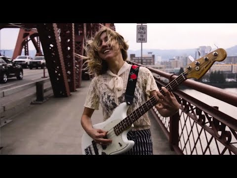 download lagu mp3 mp4 Lauren Lakis, download lagu Lauren Lakis gratis, unduh video klip Lauren Lakis