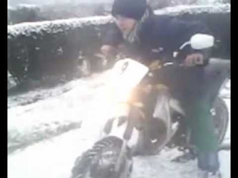 derbi dans la neige