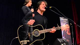 Country music singer Jimmy Wayne speak to CMS students