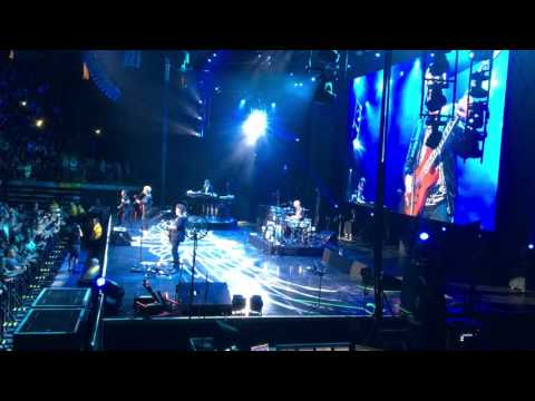 Journey - "Don't Stop Believin'" live in Dayton, OH 04/04/17