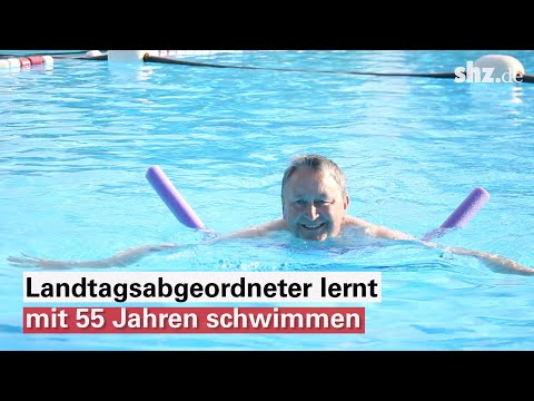 Mit Poolnudel und viel Geduld: Schwimmen lernen im Erwachsenenalter