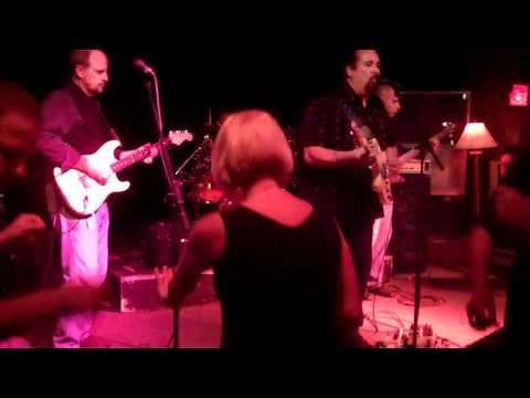 Coco Montoya jamming with Dave Steen in Omaha at The New Lift, December 5, 2010 (clip 3)