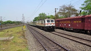 preview picture of video 'SUPER SMOOTH HWH WAP-7 12260 NEW DELHI SEALDAH DURONTO EXPRESS WHINING'