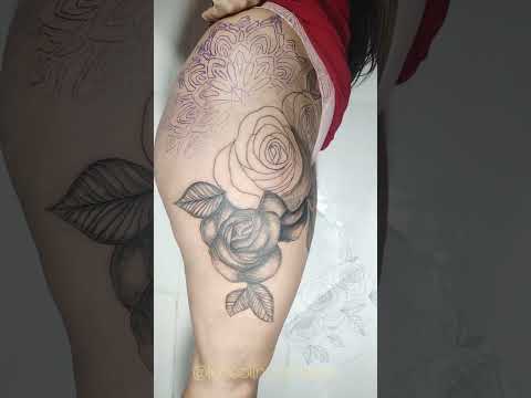 Tatuagem de rosa com mandala Leo Colin tattoo floral