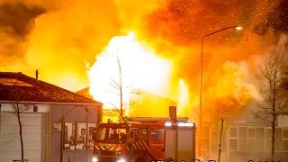 preview picture of video 'Zeer grote brand aan de Pettemerstraat in Alkmaar'