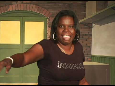 Being Broke, Exact Change & Wheel of Fortune - Leslie Jones(Stand Up Comedy)