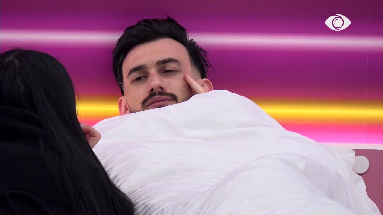 Ke filluar të qëndrosh me të gjithë ti dreq/ Kristi bisedon me Krusitën