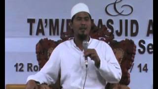 preview picture of video 'Pengajian KH. M. Azizi Hasbulloh Blitar 2'