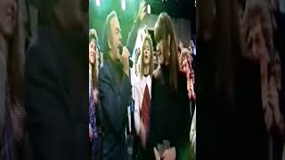 Neil Diamond Sings "Hava Nagila" &amp; Wishes A Happy Hanukkah! (Live 1993)  #neildiamond #havanagila