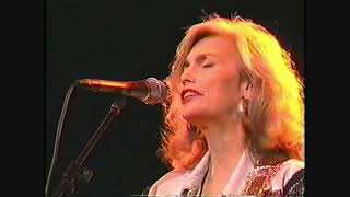 Two more bottles of wine - Emmylou Harris - live in Nashville 1995