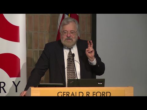 Ken Walsh "Ultimate Insiders: White House Photographers and How They Shape History" (Nov 1, 2017)