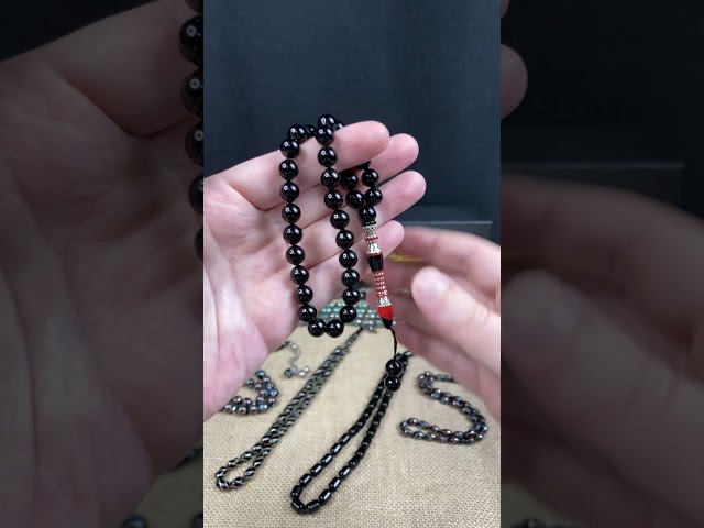 سبحة من حجر الارزروم الأسود بخرزة دائرية