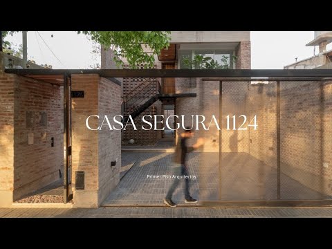 Casa Segura 1124: Compact Housing in the Middle of a Dense City