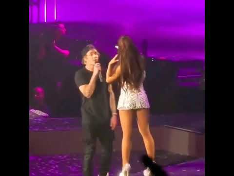Ariana Grande rejecting Justin bieber's touch nicely!😜