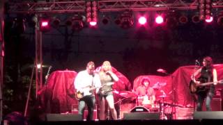 SaraBeth - "Obsessive" performed live opening for Kellie Pickler