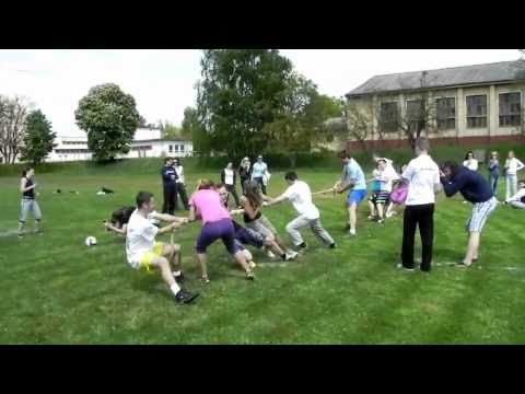 Športový deň R7 - Preťahovanie lanom