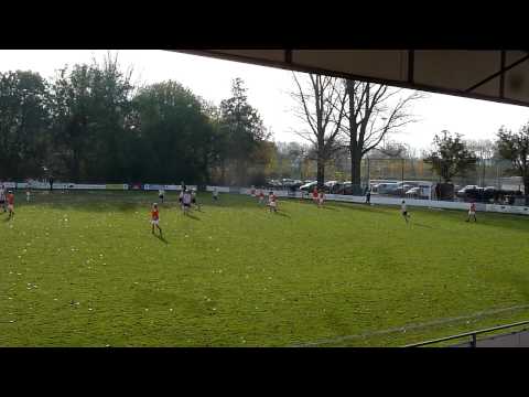 20111105 Voetbal Gr Lindt C1 - Oranje-Wit 3-1 - goal net niet in beeld.MTS