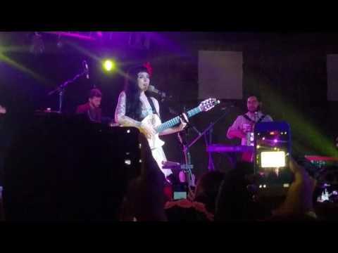 Amor completo Mon Laferte. Amarrame Tour usa