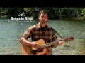 Pete Seeger introduces "The Ballad of Blue Mountain Lake" by Alex Smith