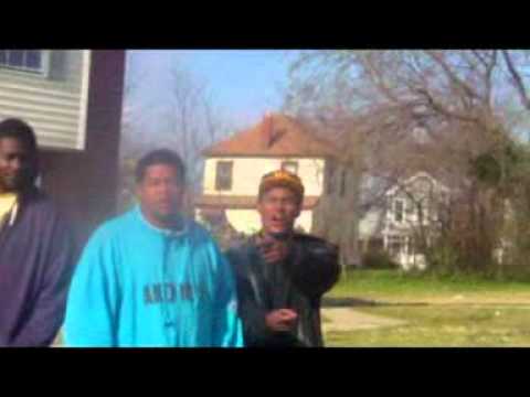 Throw Ya Hood Up---- Tae Dolla n OSkee....