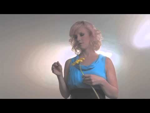 Laura Voutilainen - Karun maan kukka