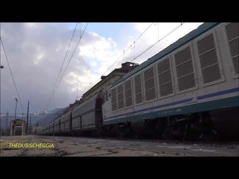 IL SALUTO DEL TRENO MERCI DA 1600 TON. IN TRANSITO A BORGO S. DALMAZZO. (CN) VEN. 17 - 1 - 2020.