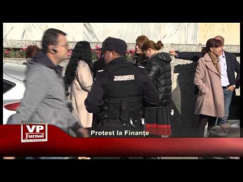 Protest la Finante