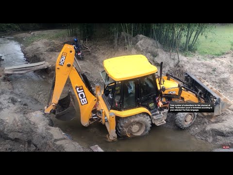 JCB Backhoe 3DX Pulling A pipe Out oOf The Water - JCB Making A Bridge Foundation