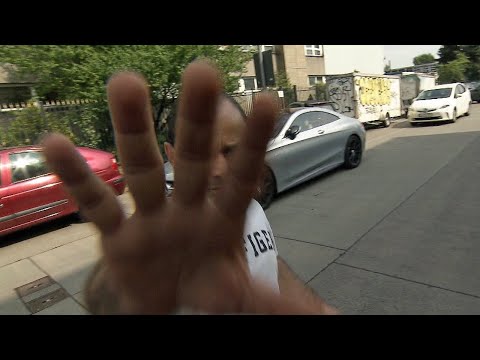 Freitagsgebet vor der Berliner Al-Nur-Moschee: Parken wie es Gott gefällt | SPIEGEL TV