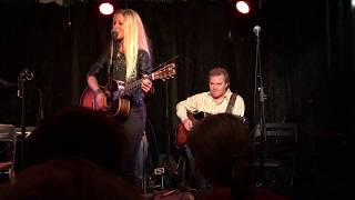 Nilla Nielsen - The UFO Song (the Guinea Pig Song)