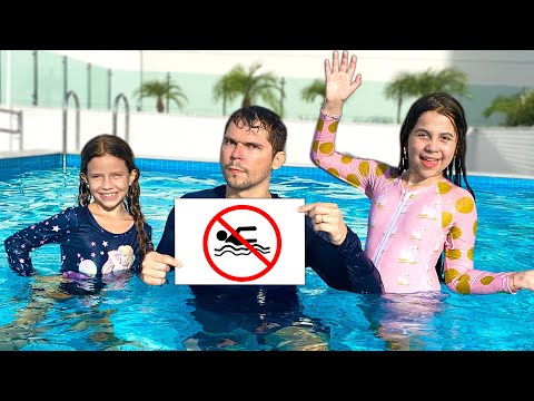 SARAH aprende as REGRAS DE CONDUTA para CRIANÇAS na PISCINA - Rules of Conduct for Children in Pool