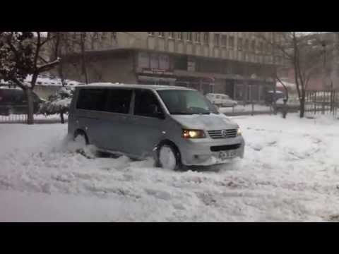 Volkswagen Caravelle T5 4Motion on snow 4x4
