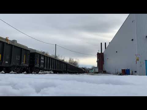 Extra CN 451!!!! CN 3096 backing into the North Bay yard 11,28,2021