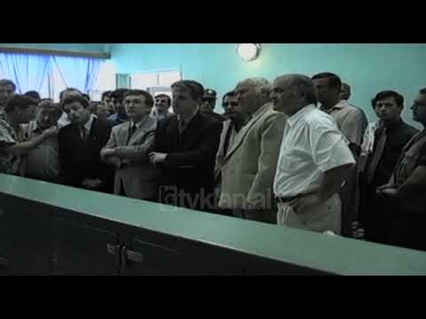 Kryeministri Majko në Fierzë - (8 Korrik 1999)