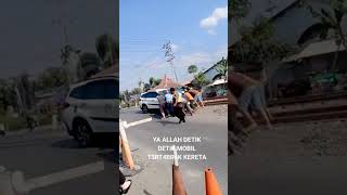 Download lagu Mobil Tertabrak kereta api diperlintasan #keretaapianjlok #kecelakaan #keretaapivsmobil mp3