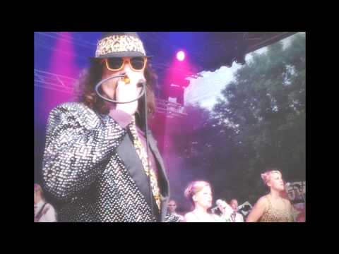 SpVgg Linden-Nord - Die Blumen sind für Sie Herr Polizist