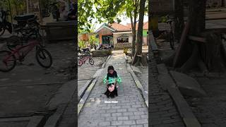 Download lagu Alika menemukan topeng Kedok cantik lalu memakainya sambil berjoged mp3 Download lagu Alika menemukan topeng Kedok cantik lalu memakainya sambil berjoged mp3