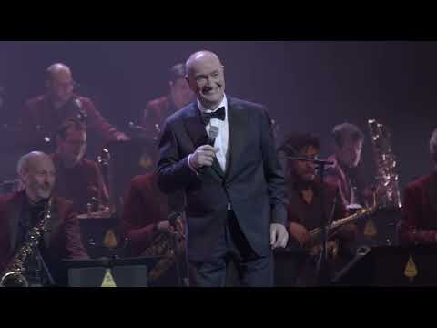 Henk Poort singing with a Big Band