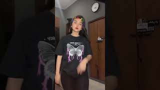 Download lagu Sri Ayu Tarisa mp3
