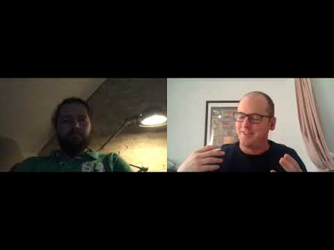 Sune fortæller en ting han er god til - 'At falde ned i en bog'