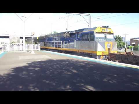QUBE 2BW7 Steel QL006 and RailFirst CF4420 Broadmeadow