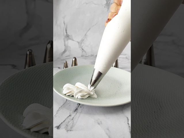 Vídeo relacionado con Wilton 2104-358 - Pack de 12 Mangas pasteleras Desechables, 30 cm