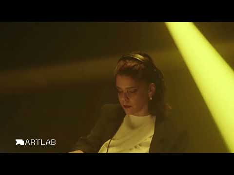 Artlab presenta: Dialog // Violett