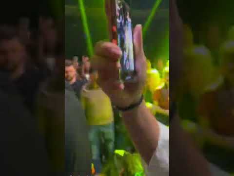 bogdan de la ploiesti o saruta pe cristina pucean‼️‼️