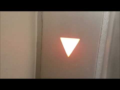 Epic rare doors ! Magnifique ascenseur Schindler des années 1960, Steinenvorstadt 73, Bâle (Basel)