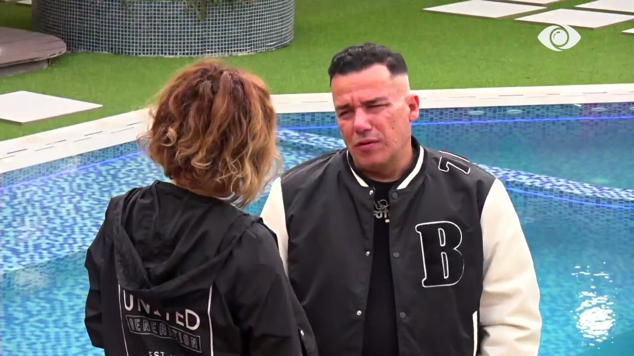 Albi: Je degjeneruar me Julin, pse më gjykon mua?/ Egla: Fillo lojën…