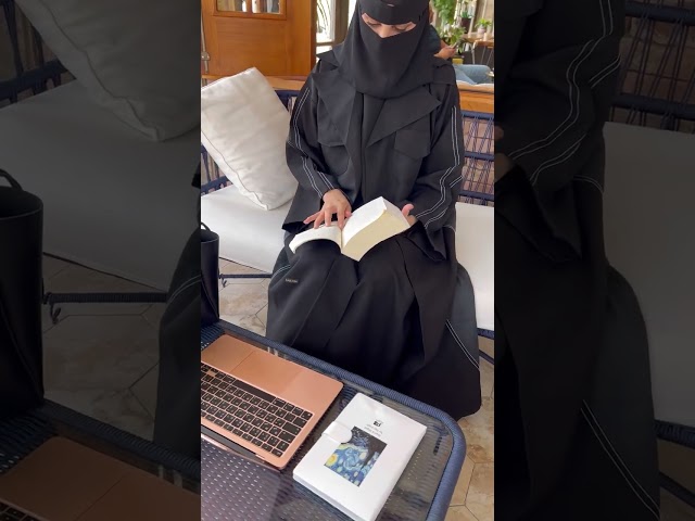 عباية رسمية مع فستان مفصول