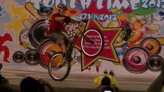 preview picture of video 'Breathtaking Bike Trials Performance Pt 2 - YouthTime 2013 @ Ang Mo Kio Central Stage'